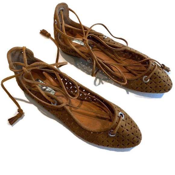 Halogen | Cognac Nella Suede Ghillie Lace Up Flat - Picture 3 of 6